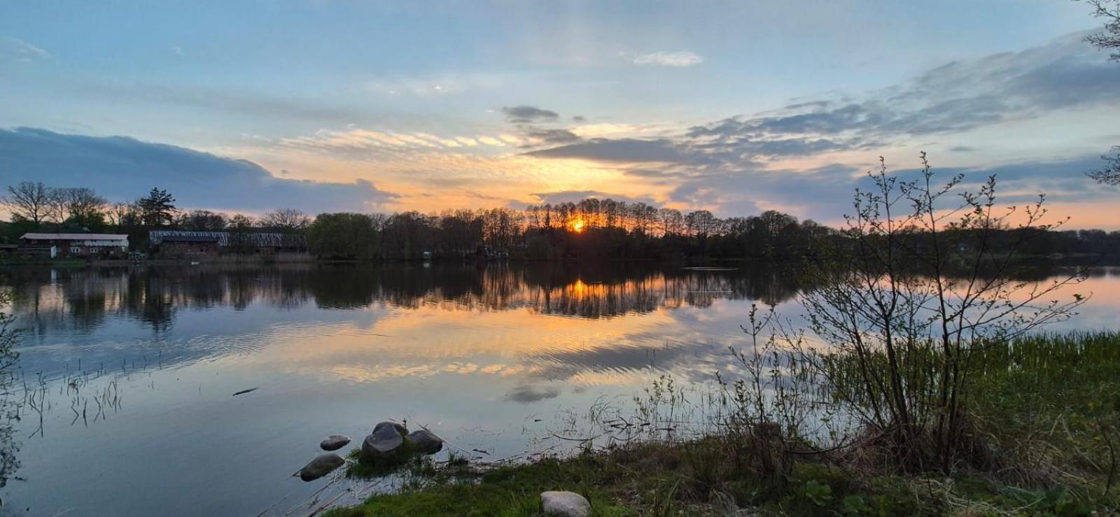 Domek Nad Jeziorem Bystrzyna Świdwin Kültér fotó
